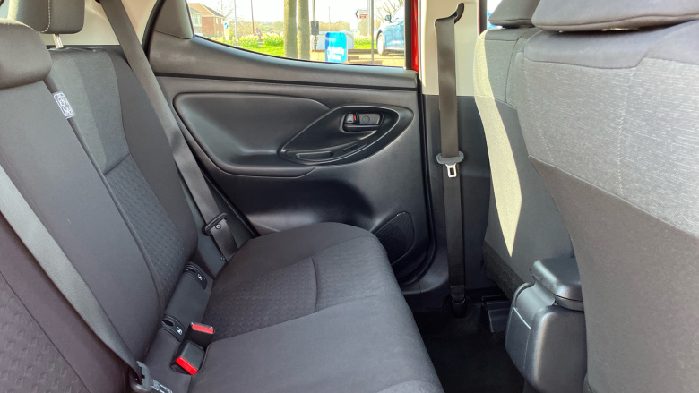 Toyota Yaris 1.5 Hybrid Design 5dr CVT Hybrid Hatchback